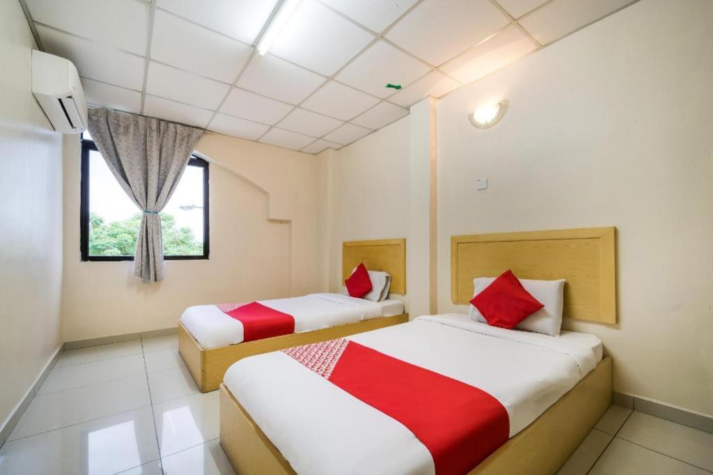 Oyo 301 River Inn Hotel Бътъруърт Екстериор снимка