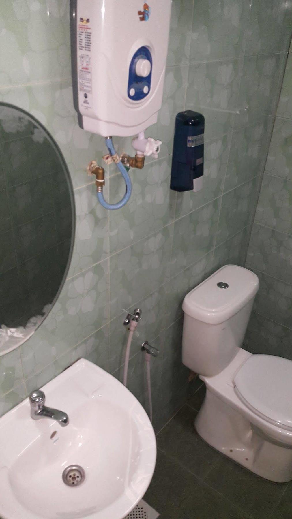 Oyo 301 River Inn Hotel Бътъруърт Екстериор снимка