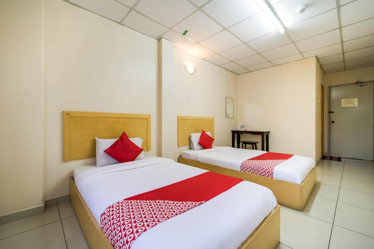 Oyo 301 River Inn Hotel Бътъруърт Екстериор снимка