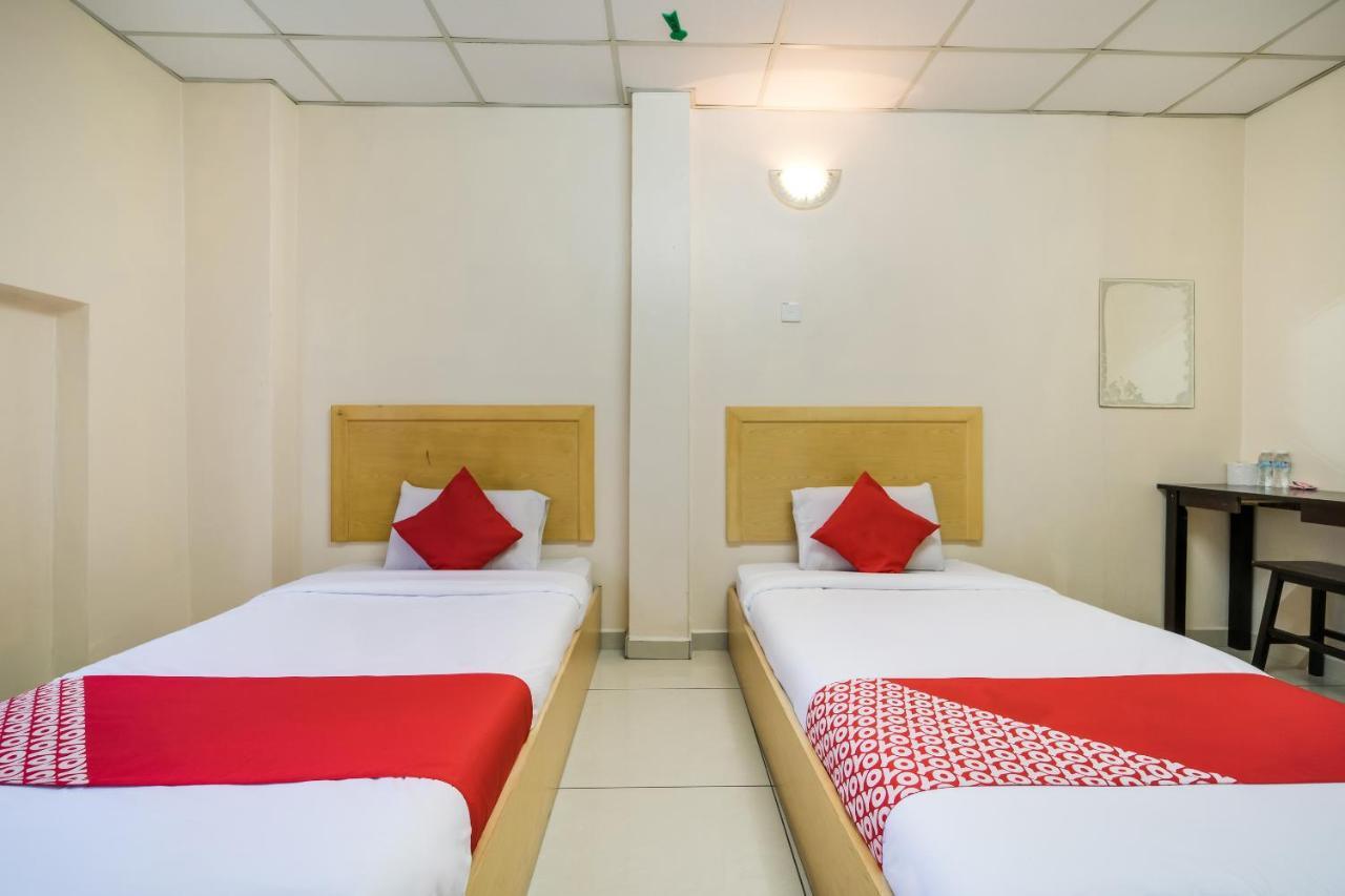 Oyo 301 River Inn Hotel Бътъруърт Екстериор снимка