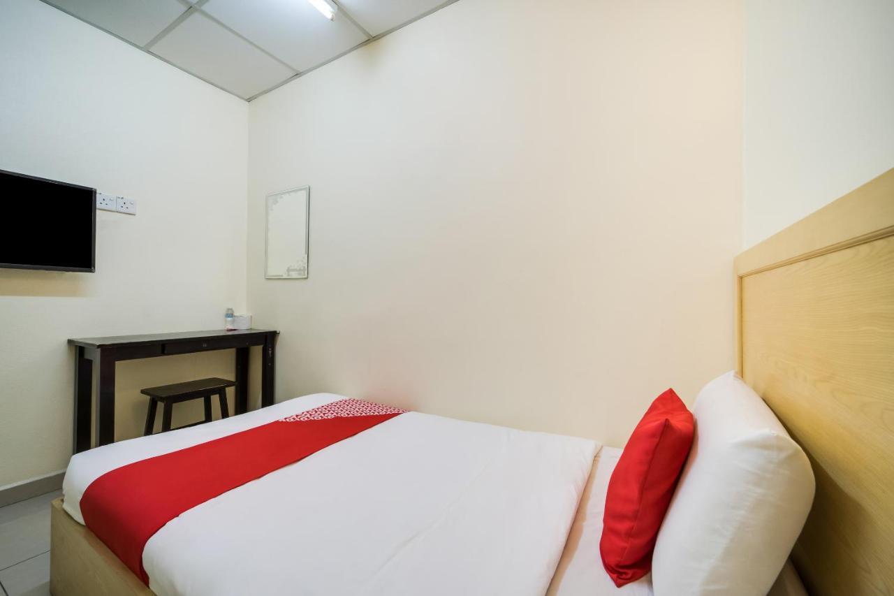 Oyo 301 River Inn Hotel Бътъруърт Екстериор снимка