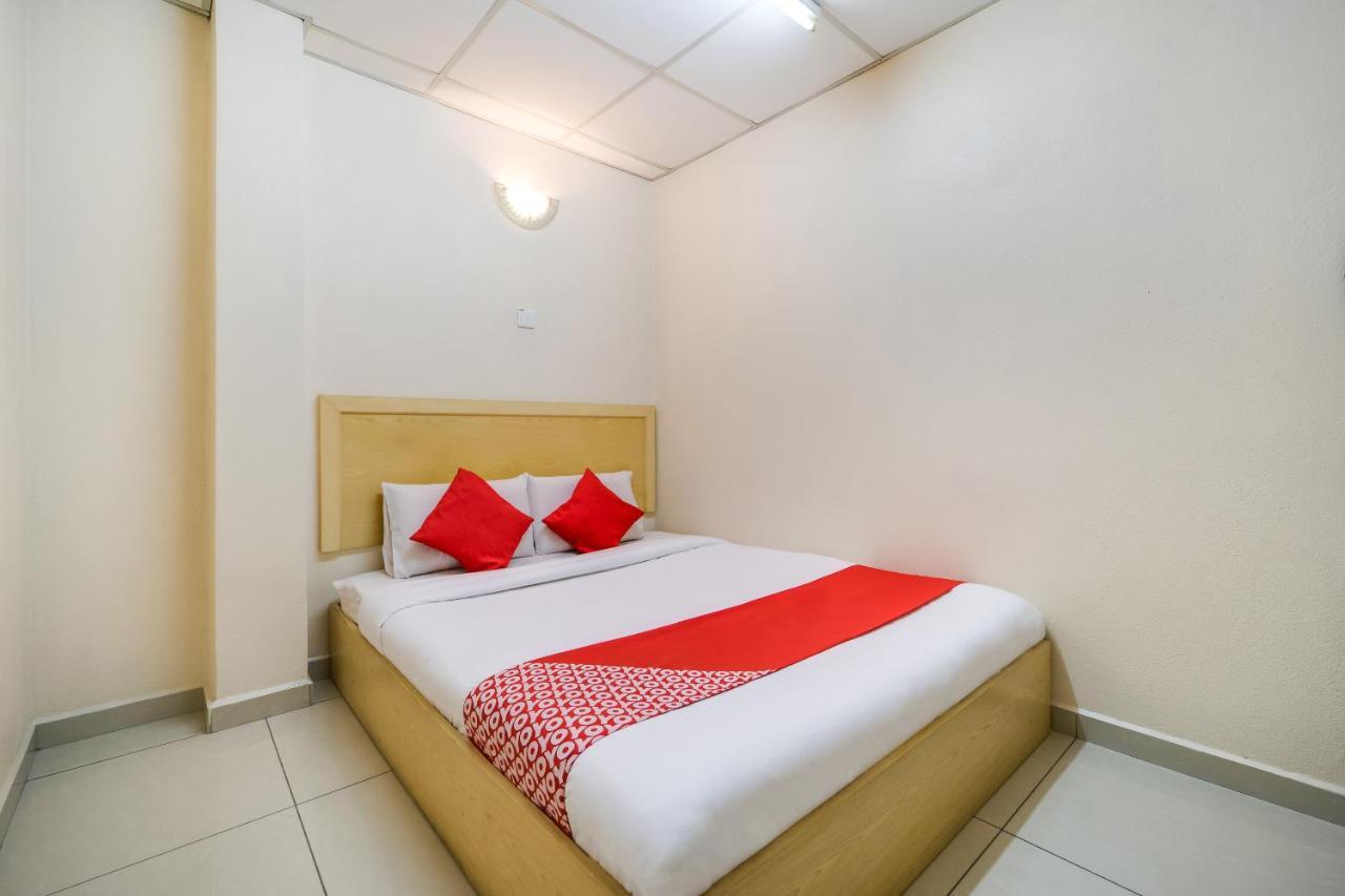 Oyo 301 River Inn Hotel Бътъруърт Екстериор снимка