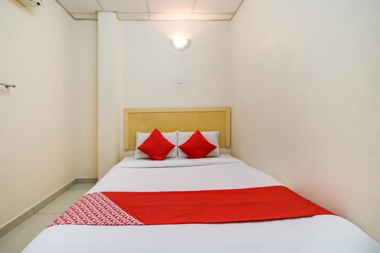 Oyo 301 River Inn Hotel Бътъруърт Екстериор снимка