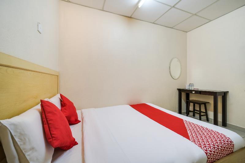 Oyo 301 River Inn Hotel Бътъруърт Екстериор снимка